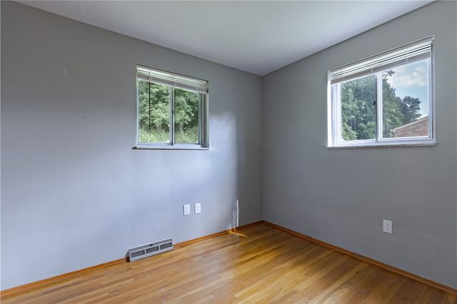 152 Black Hills Rd, Plum Boro, PA 15239