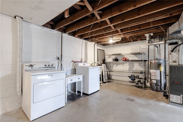 152 Black Hills Rd, Plum Boro, PA 15239