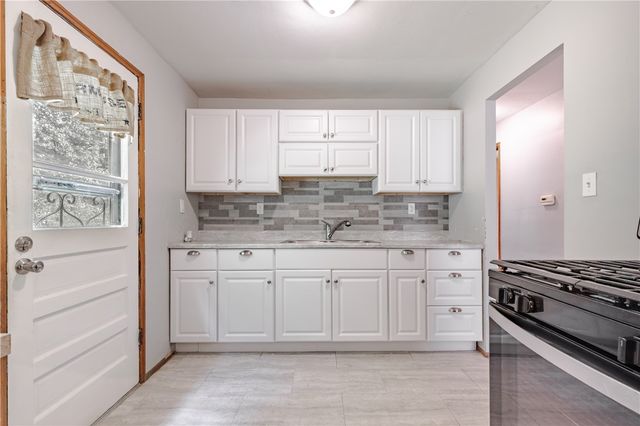 152 Black Hills Rd, Plum Boro, PA 15239