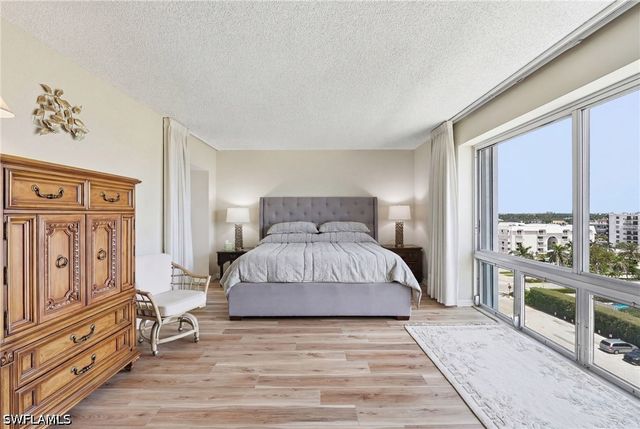 3951 Gulf Shore BLVD N 700, Naples, FL 34103