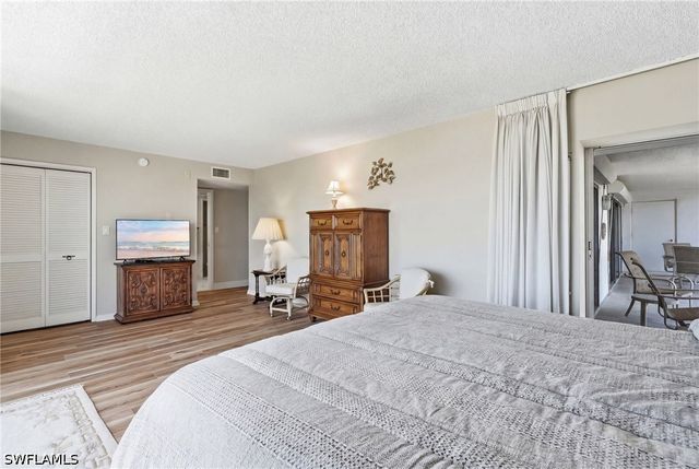 3951 Gulf Shore BLVD N 700, Naples, FL 34103