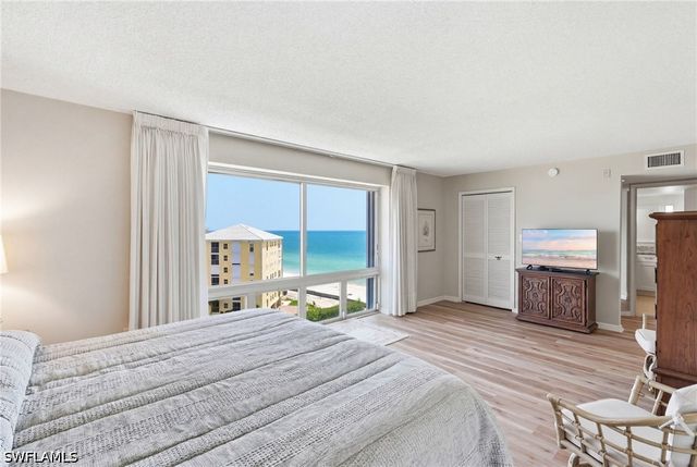3951 Gulf Shore BLVD N 700, Naples, FL 34103