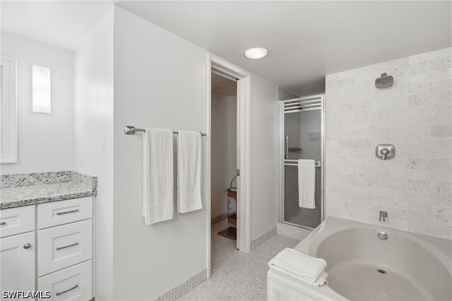 3951 Gulf Shore BLVD N 700, Naples, FL 34103