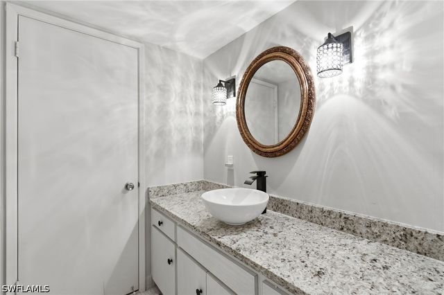 3951 Gulf Shore BLVD N 700, Naples, FL 34103