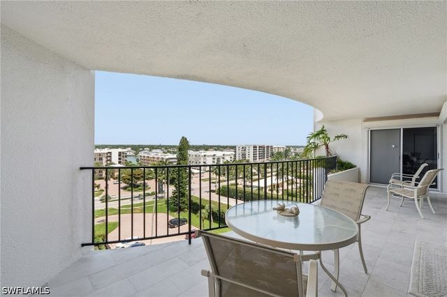 3951 Gulf Shore BLVD N 700, Naples, FL 34103