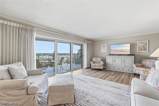 3951 Gulf Shore BLVD N 700, Naples, FL 34103