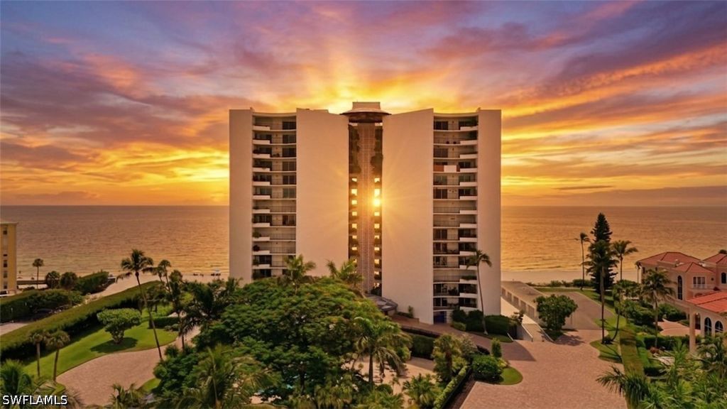 3951 Gulf Shore BLVD N 700, Naples, FL 34103