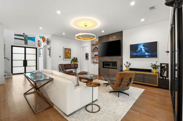 4902 Linnet Lane, Dallas, TX 75209