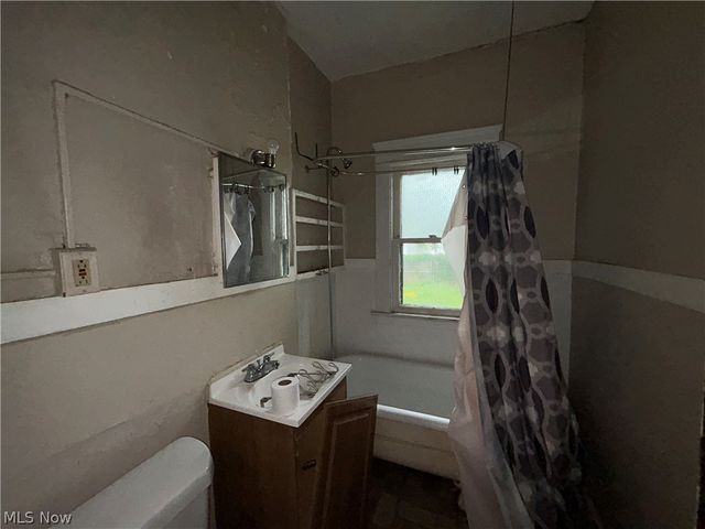 3885 W 20th Street, Cleveland, OH 44109