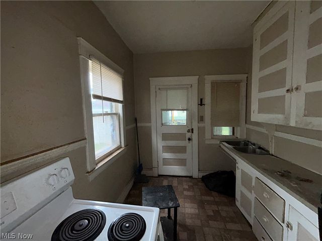 3885 W 20th Street, Cleveland, OH 44109