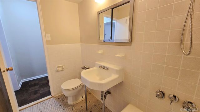8900 170 Street 1N, Jamaica, NY 11432