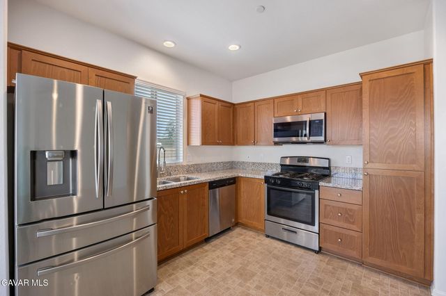 2800 La Calle Audaz Avenue, Rosamond, CA 93560