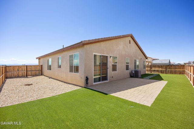 2800 La Calle Audaz Avenue, Rosamond, CA 93560