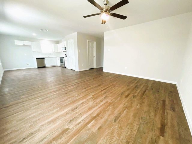 340 Road 5105, Cleveland, TX 77327