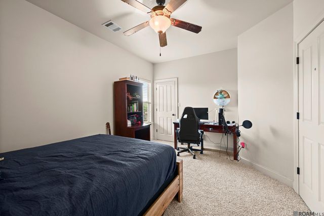 18642 Lake Harbor Ln, Prairieville, LA 70769