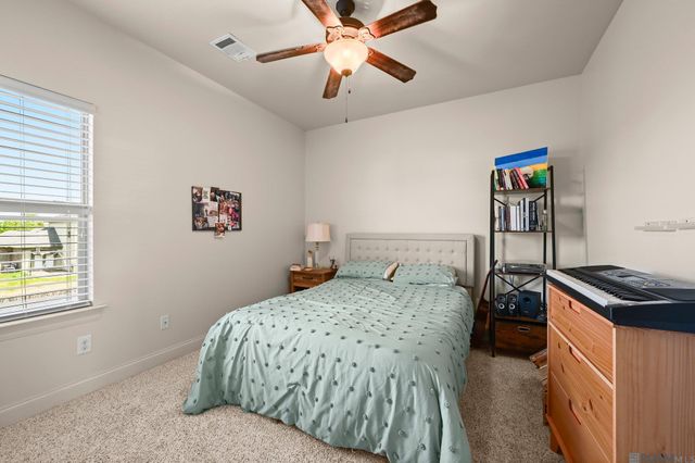 18642 Lake Harbor Ln, Prairieville, LA 70769