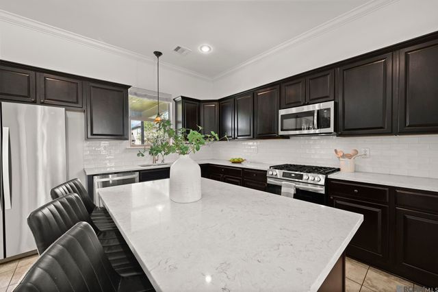 18642 Lake Harbor Ln, Prairieville, LA 70769