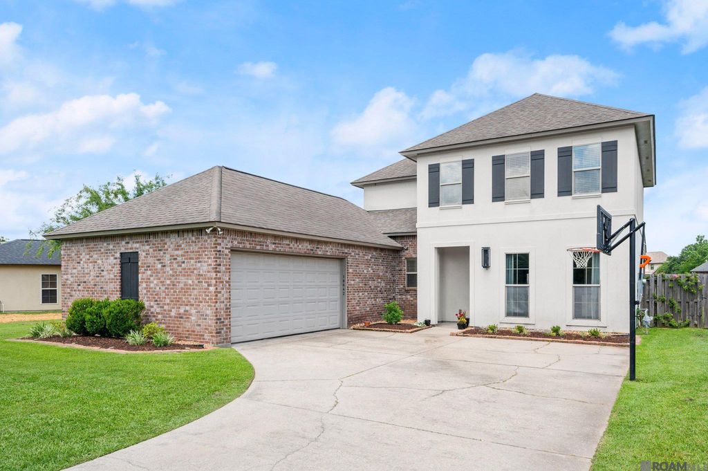 18642 Lake Harbor Ln, Prairieville, LA 70769