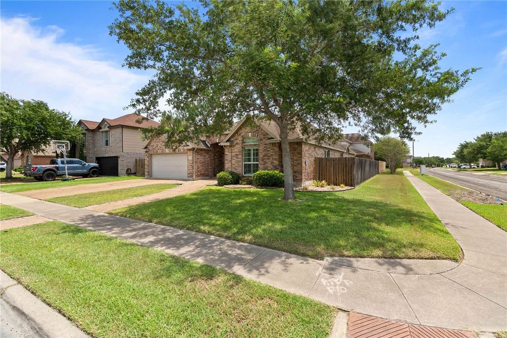 7534 Cannes Dr, Corpus Christi, TX 78414 — photo 2