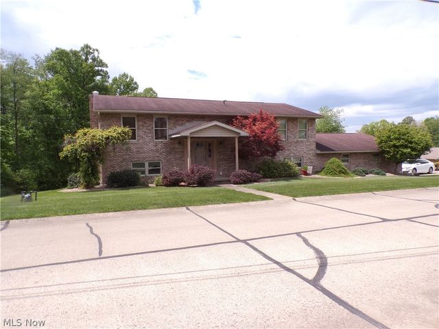 63 Lynn Drive, Williamstown, WV 26187