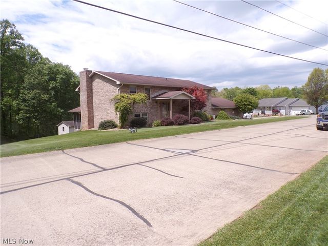 63 Lynn Drive, Williamstown, WV 26187