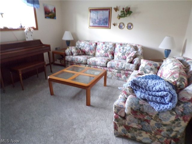 63 Lynn Drive, Williamstown, WV 26187