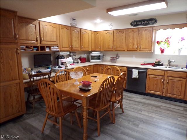 63 Lynn Drive, Williamstown, WV 26187