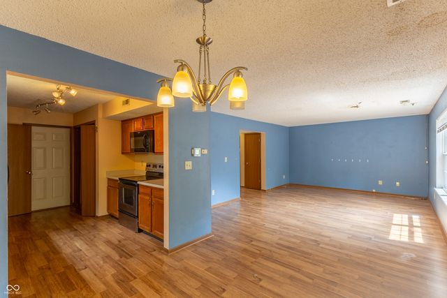 6739 Wandering Way, Indianapolis, IN 46241