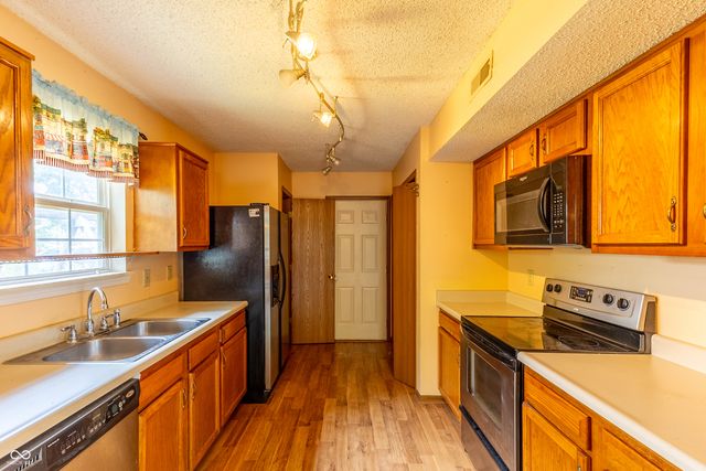 6739 Wandering Way, Indianapolis, IN 46241