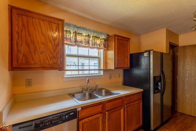 6739 Wandering Way, Indianapolis, IN 46241