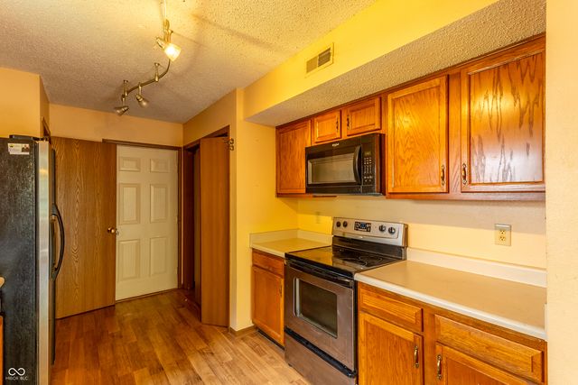 6739 Wandering Way, Indianapolis, IN 46241
