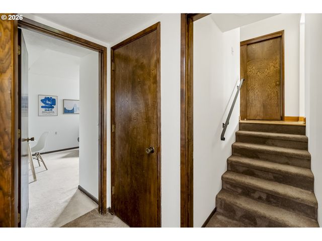 6703 PARTRIDGE Cir, Gladstone, OR 97027