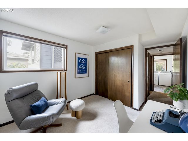 6703 PARTRIDGE Cir, Gladstone, OR 97027