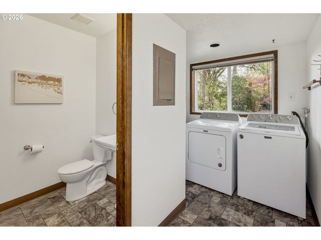 6703 PARTRIDGE Cir, Gladstone, OR 97027