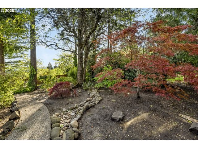 6703 PARTRIDGE Cir, Gladstone, OR 97027