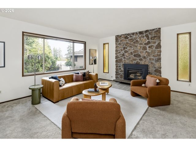 6703 PARTRIDGE Cir, Gladstone, OR 97027