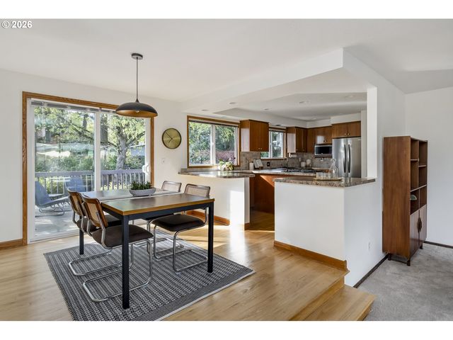 6703 PARTRIDGE Cir, Gladstone, OR 97027