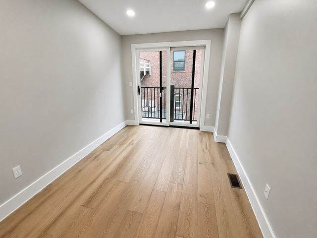 300 Somerville Avenue H, Somerville, MA 02143