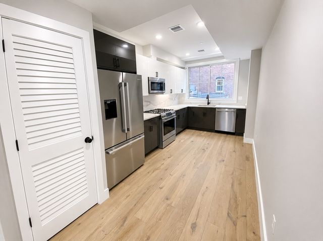 300 Somerville Avenue H, Somerville, MA 02143