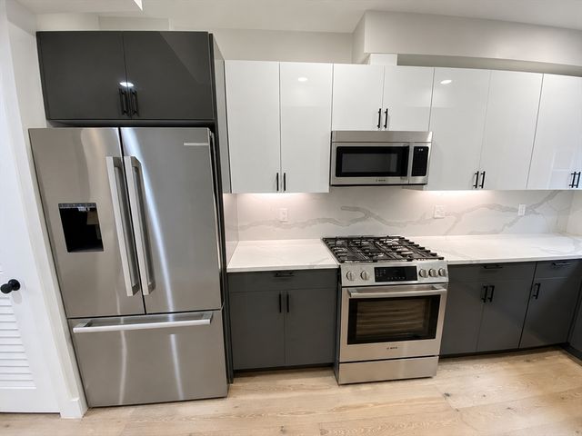 300 Somerville Avenue H, Somerville, MA 02143