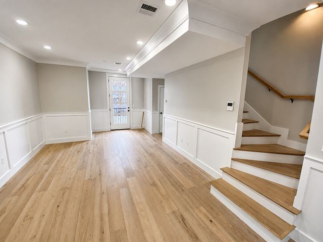 300 Somerville Avenue H, Somerville, MA 02143