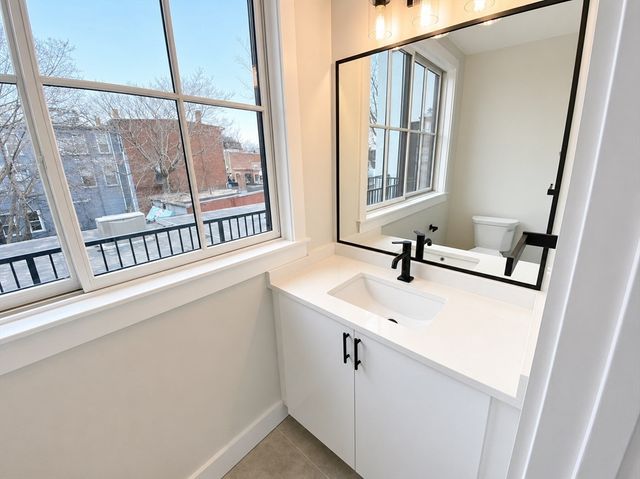 300 Somerville Avenue H, Somerville, MA 02143