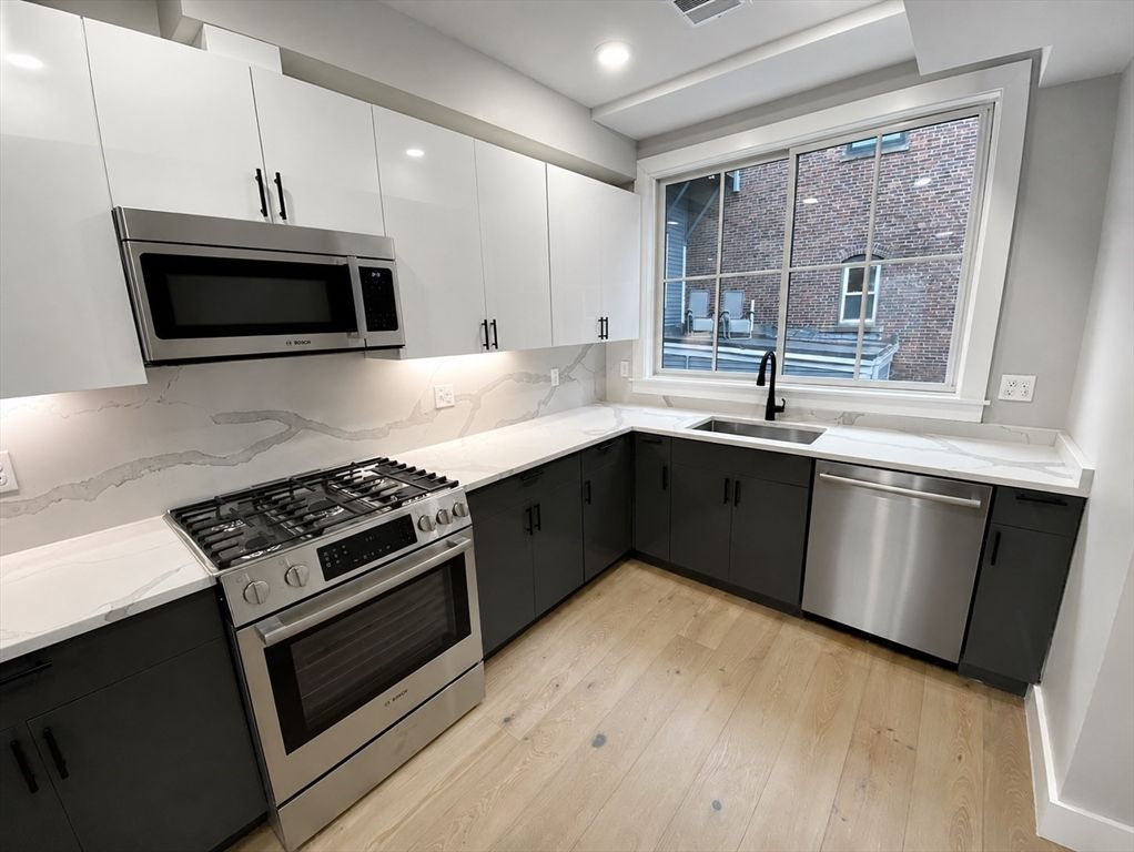 300 Somerville Avenue H, Somerville, MA 02143
