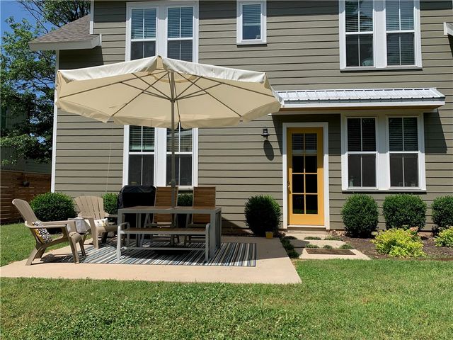 306 NW H Street, Bentonville, AR 72712