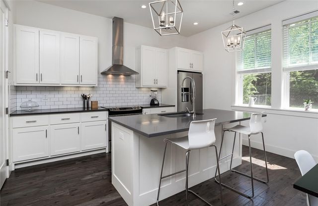 306 NW H Street, Bentonville, AR 72712