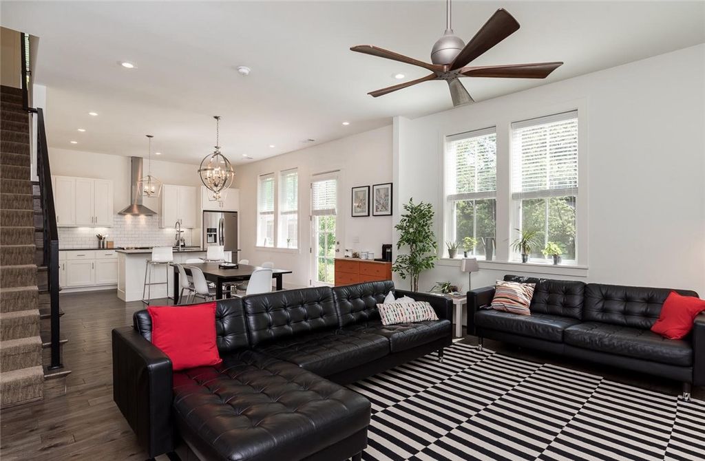 306 NW H Street, Bentonville, AR 72712