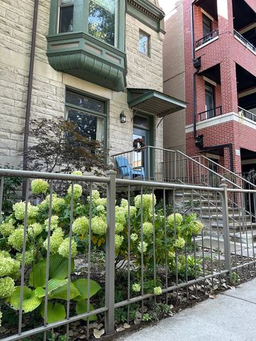 957 W Montana Street 1W, Chicago, IL 60614