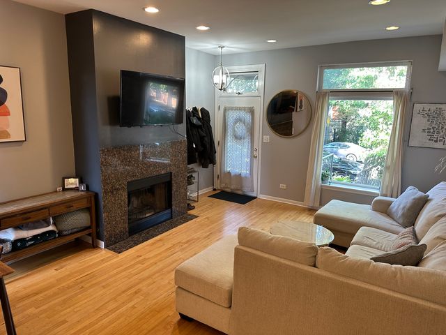 957 W Montana Street 1W, Chicago, IL 60614