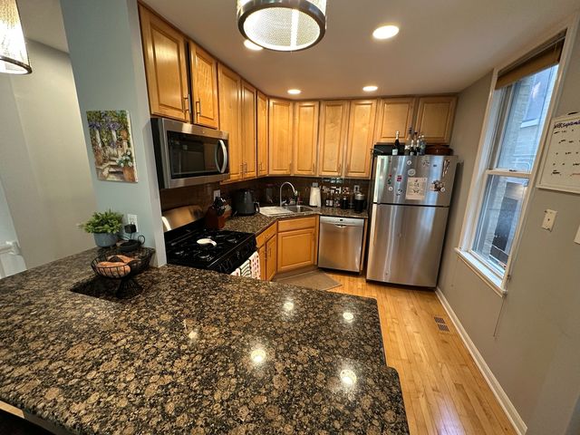 957 W Montana Street 1W, Chicago, IL 60614