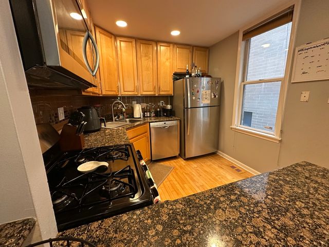 957 W Montana Street 1W, Chicago, IL 60614